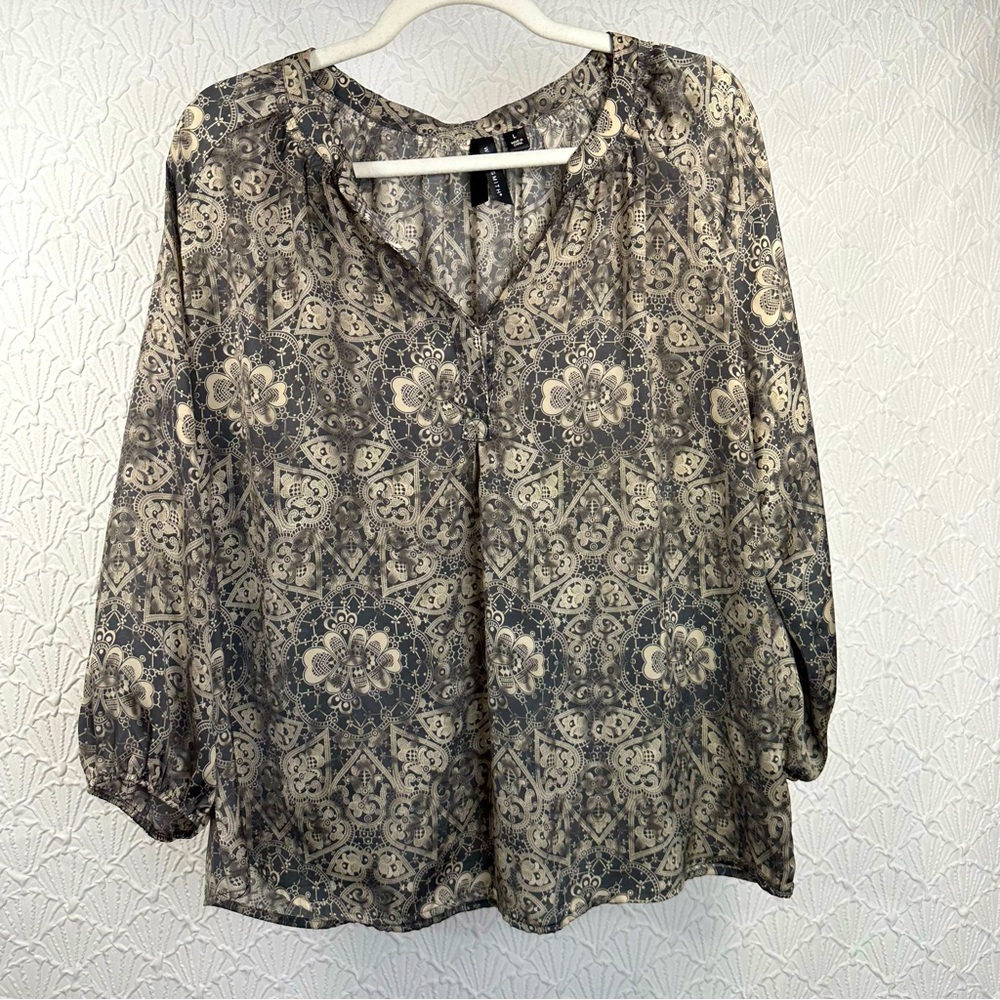 Willi Smith Paisley 3/4 Sleeve V-Neck Shiny Satin Flowy Blouse Womens Size Large